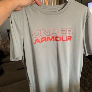 Under Armour T-shirt